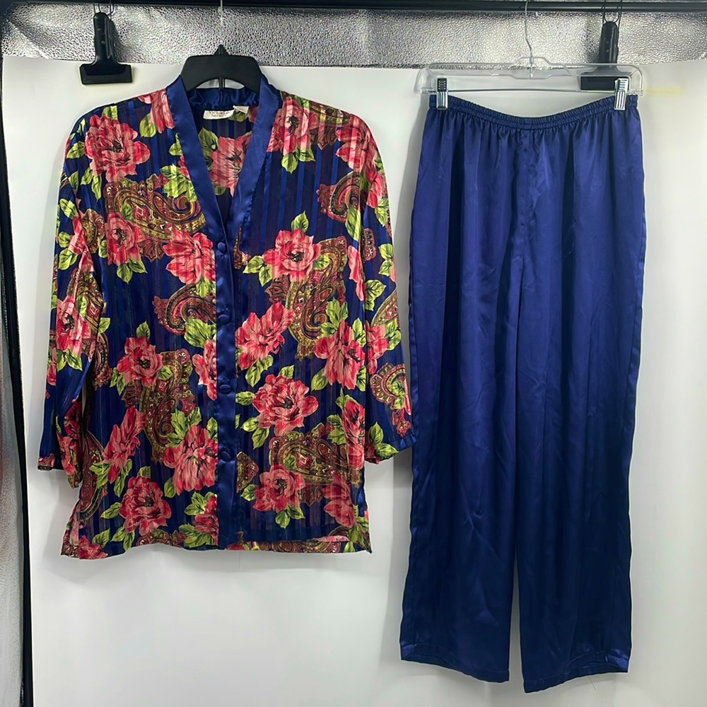 Vintage 90’s Victoria Secret gold label satin floral pajama 2pc set Size Medium